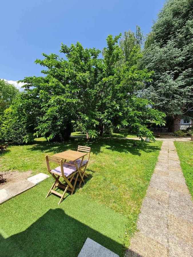 Les Cedres Bleus Bed and Breakfast Saint-Medard-de-Mussidan Εξωτερικό φωτογραφία
